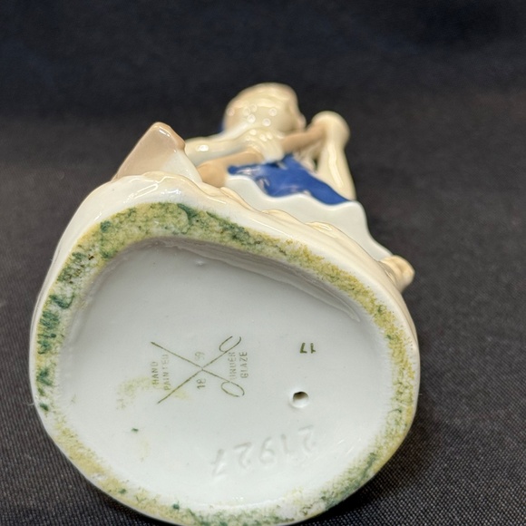 Carl Schneiders Farm Woman w Broom 21927 Porcelain Figurine Germany 1950's Rare - Picture 7 of 7